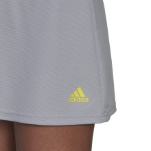 adidas Tennisrock Club (integrierte Tight, feuchtigkeitsabsorbierend) silbergrau Damen